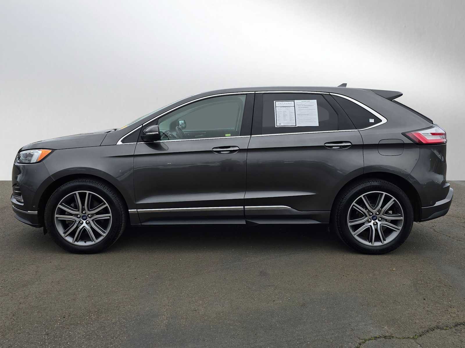 Used 2019 Ford Edge Titanium w/ Equipment Group 301A image 7