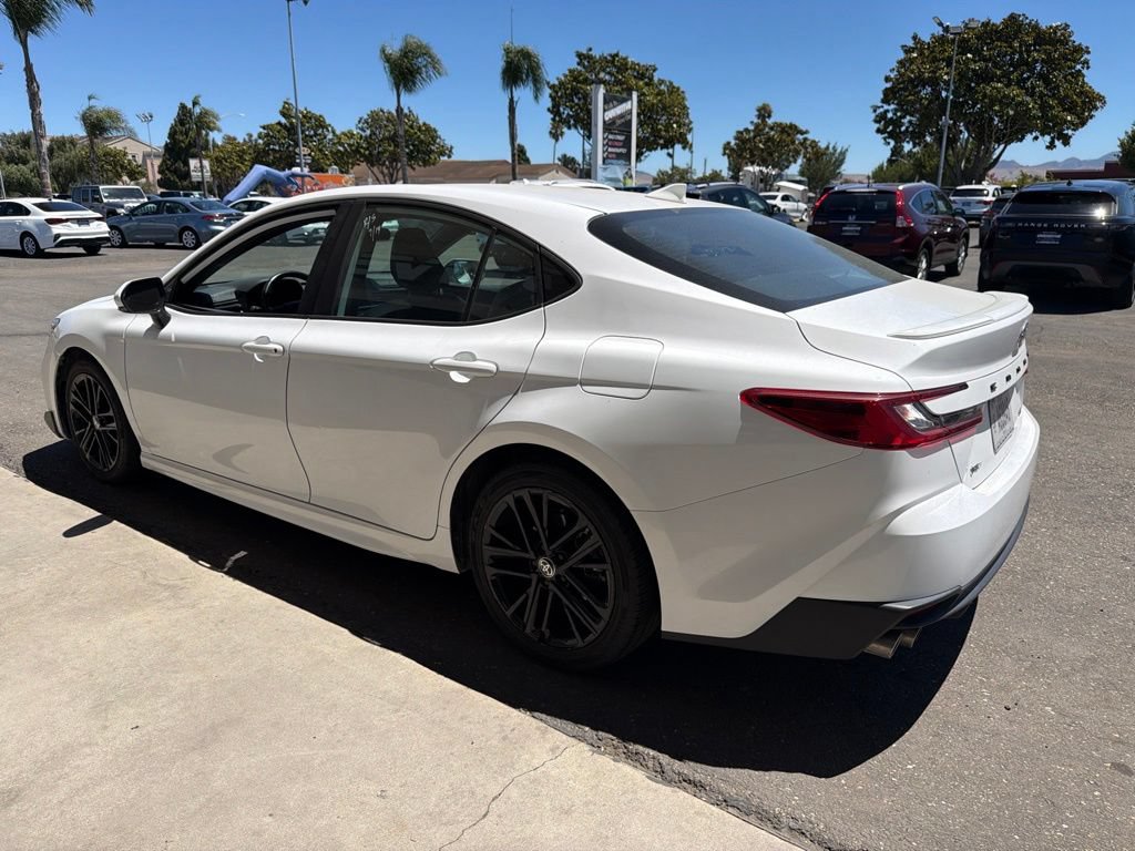 Used 2025 Toyota Camry SE FWD image 3