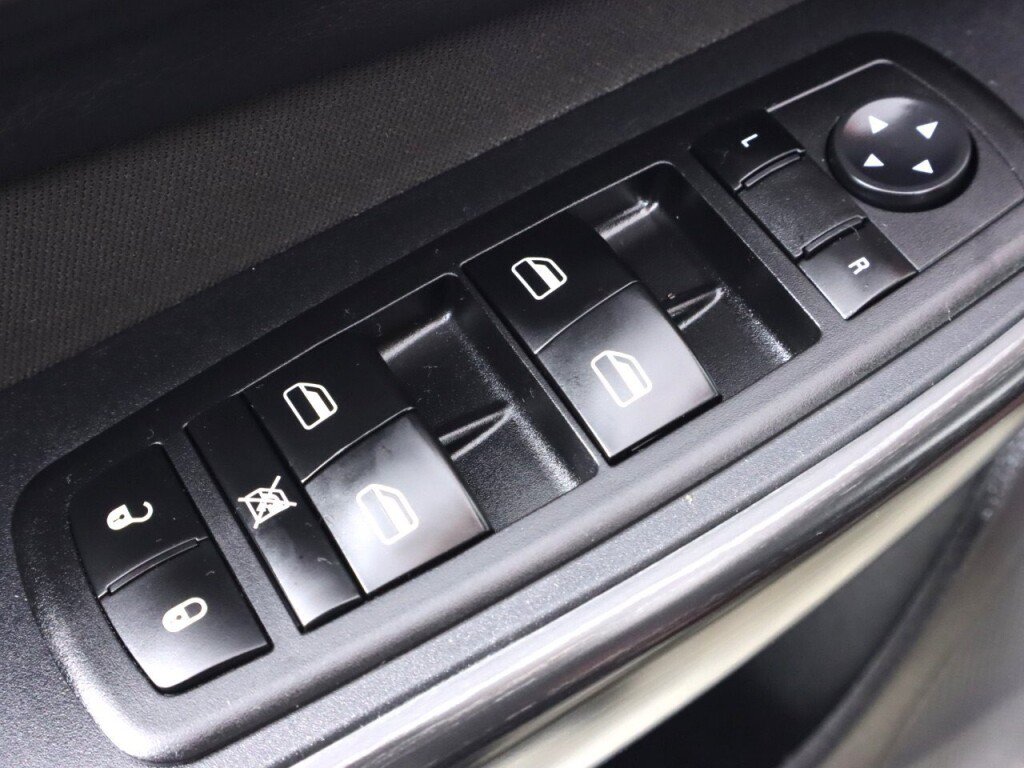 Used 2016 Jeep Cherokee Sport AWD/4WD image 28
