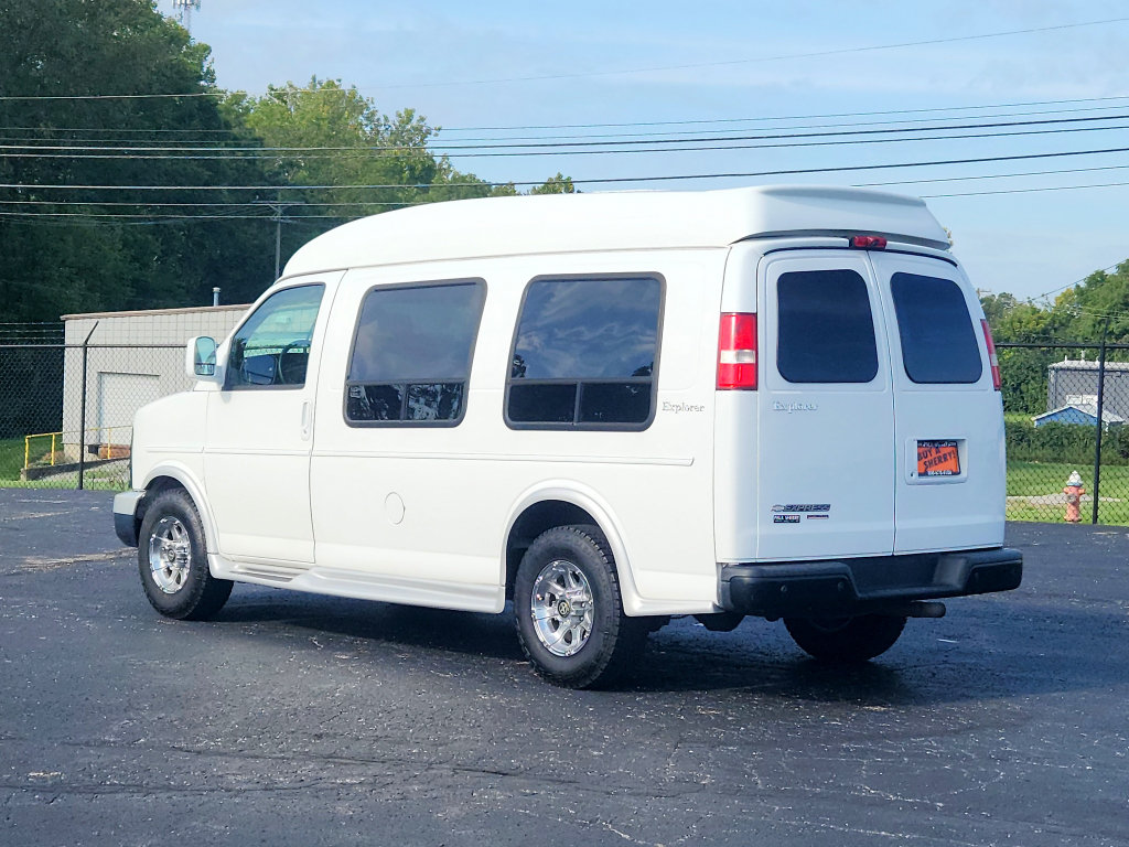 Used 2015 Chevrolet Express 2500 RWD image 14