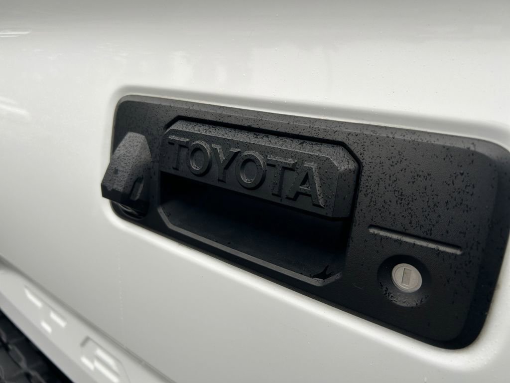 Used 2021 Toyota Tacoma TRD Off-Road w/ Technology Package image 32