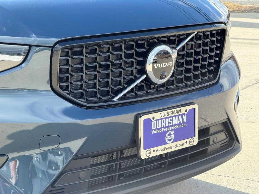 New 2026 Volvo XC40 B5 Ultra w/ Protection Package Premier image 2