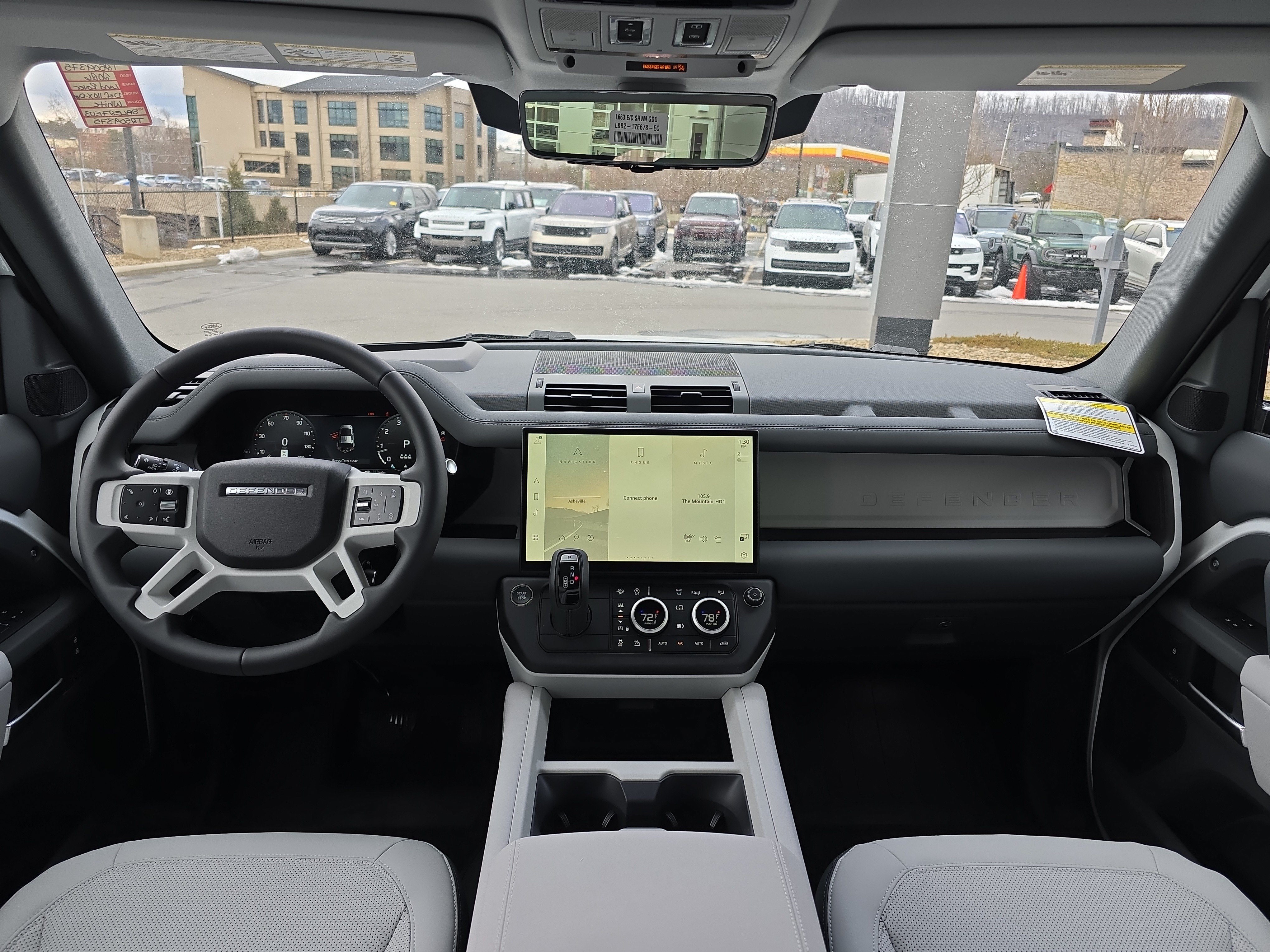 Certified 2026 Land Rover Defender 110 X-Dynamic SE AWD/4WD image 18