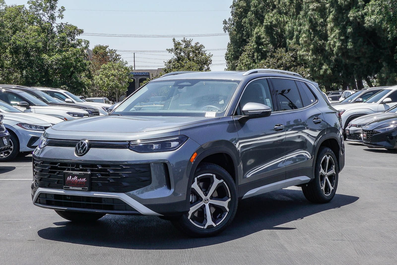 New 2026 Volkswagen Tiguan SE AWD/4WD image 1