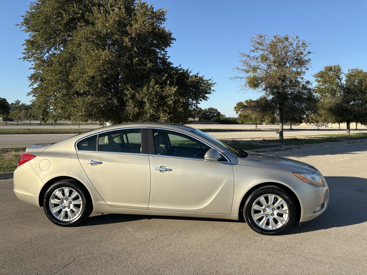 Used 2013 Buick Regal Premium FWD image 50