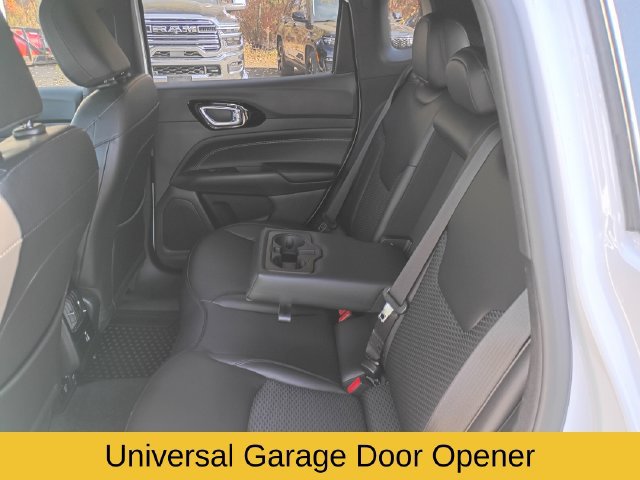 Used 2022 Jeep Compass Latitude w/ Convenience Group AWD/4WD image 17
