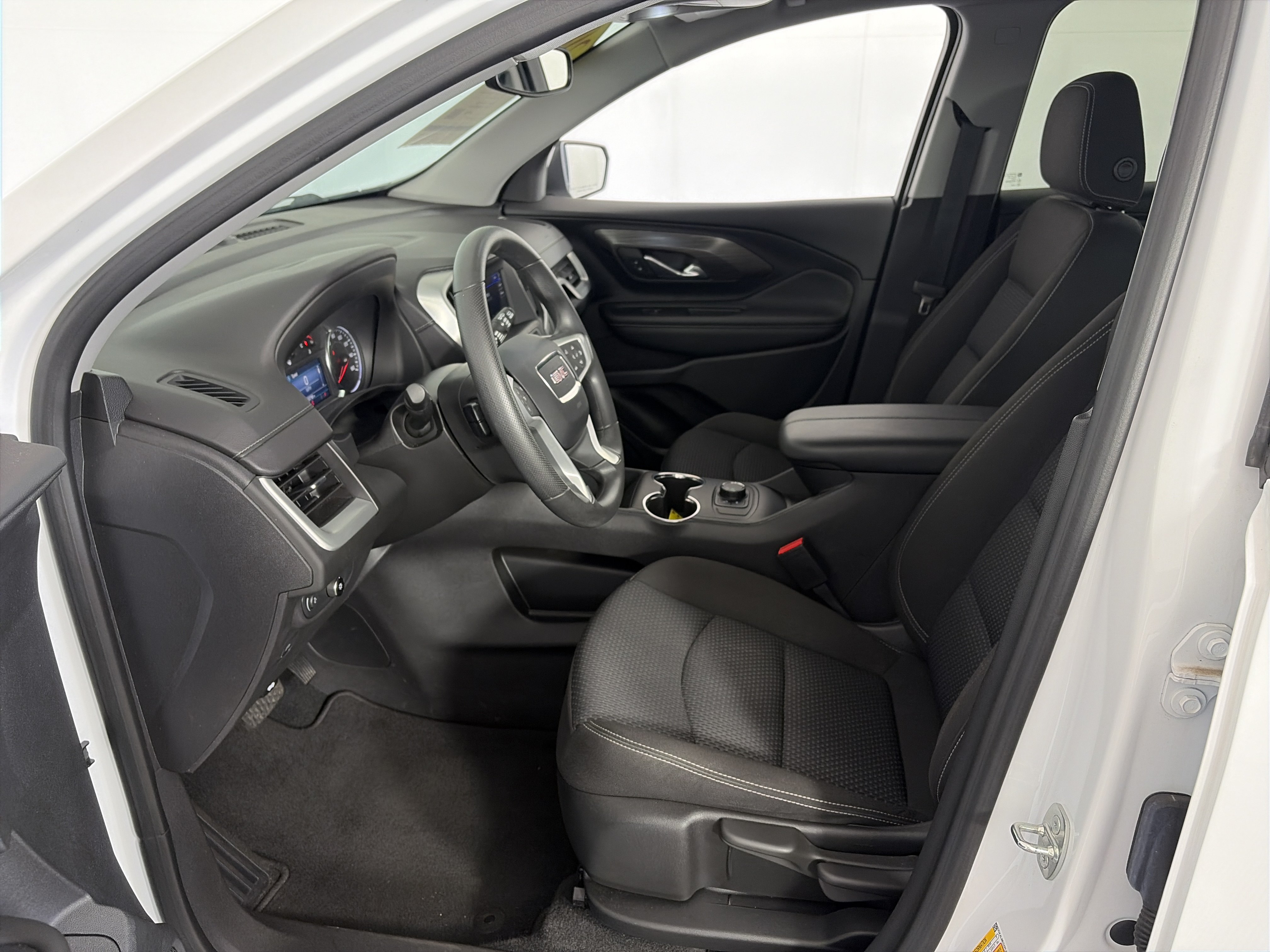 Used 2023 GMC Terrain SLE FWD image 6