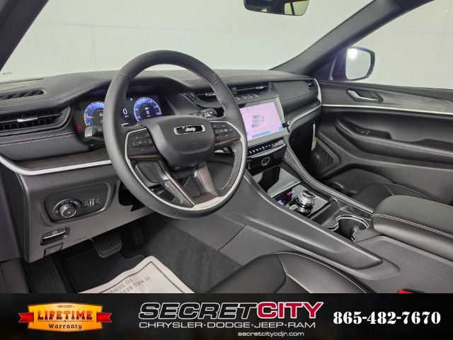 New 2026 Jeep Grand Cherokee Limited w/ Limited Altitude Package AWD/4WD image 11
