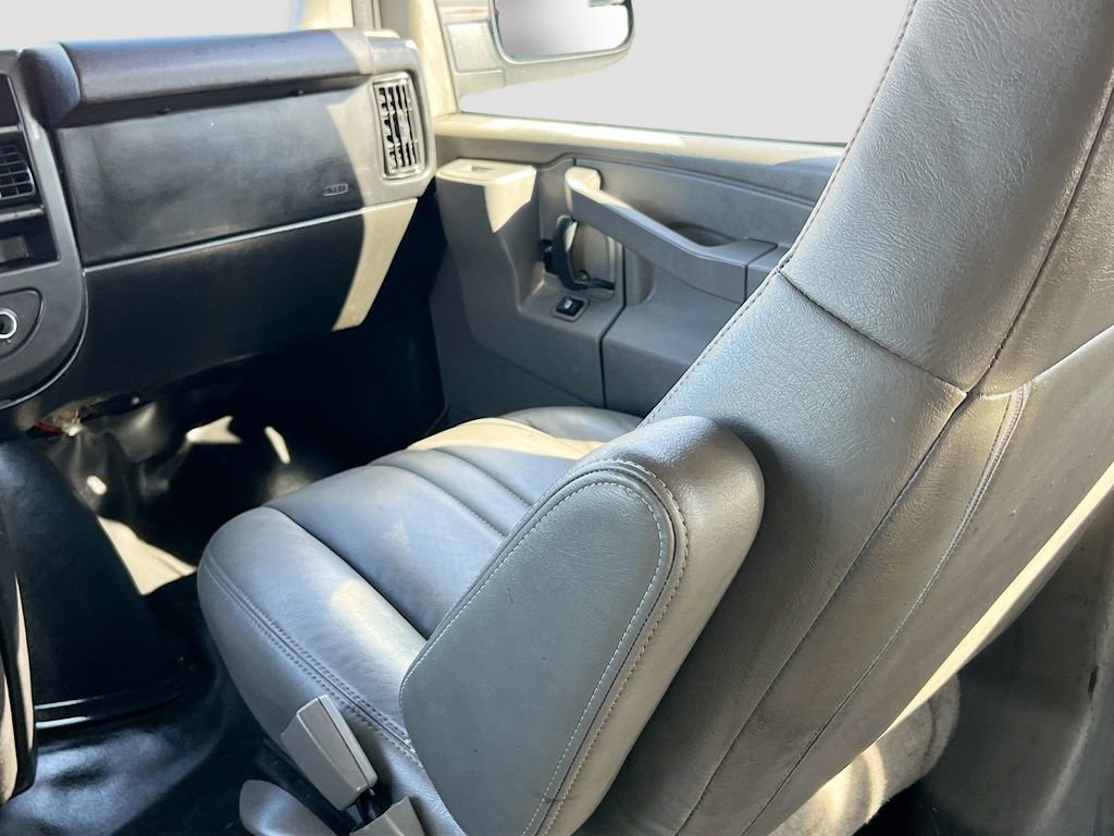 Used 2022 GMC Savana 2500 Work Van w/ Driver Convenience Package image 21