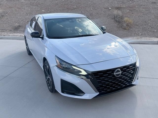 Certified 2025 Nissan Altima 2.5 SR FWD image 3
