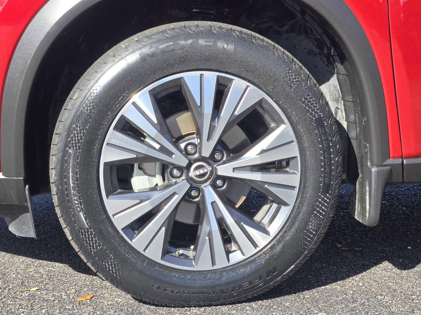 Used 2023 Nissan Rogue SV w/ SV Premium B Package FWD image 13