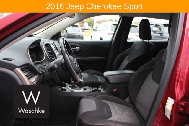 Used 2016 Jeep Cherokee Sport w/ Cold Weather Group image 16