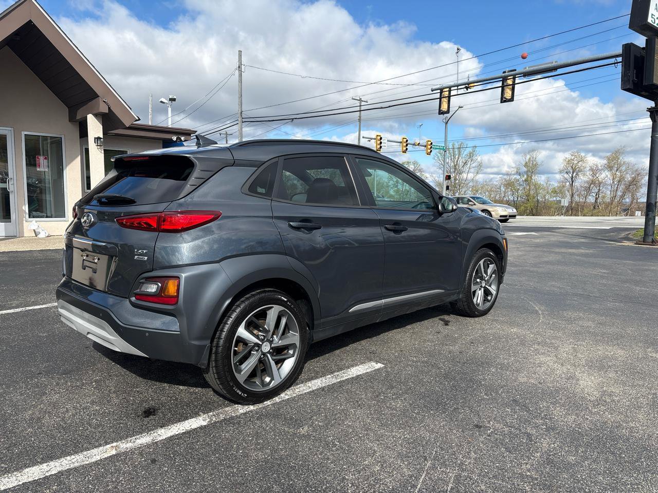 Used 2021 Hyundai Kona Ultimate w/ Cargo Package AWD/4WD image 5