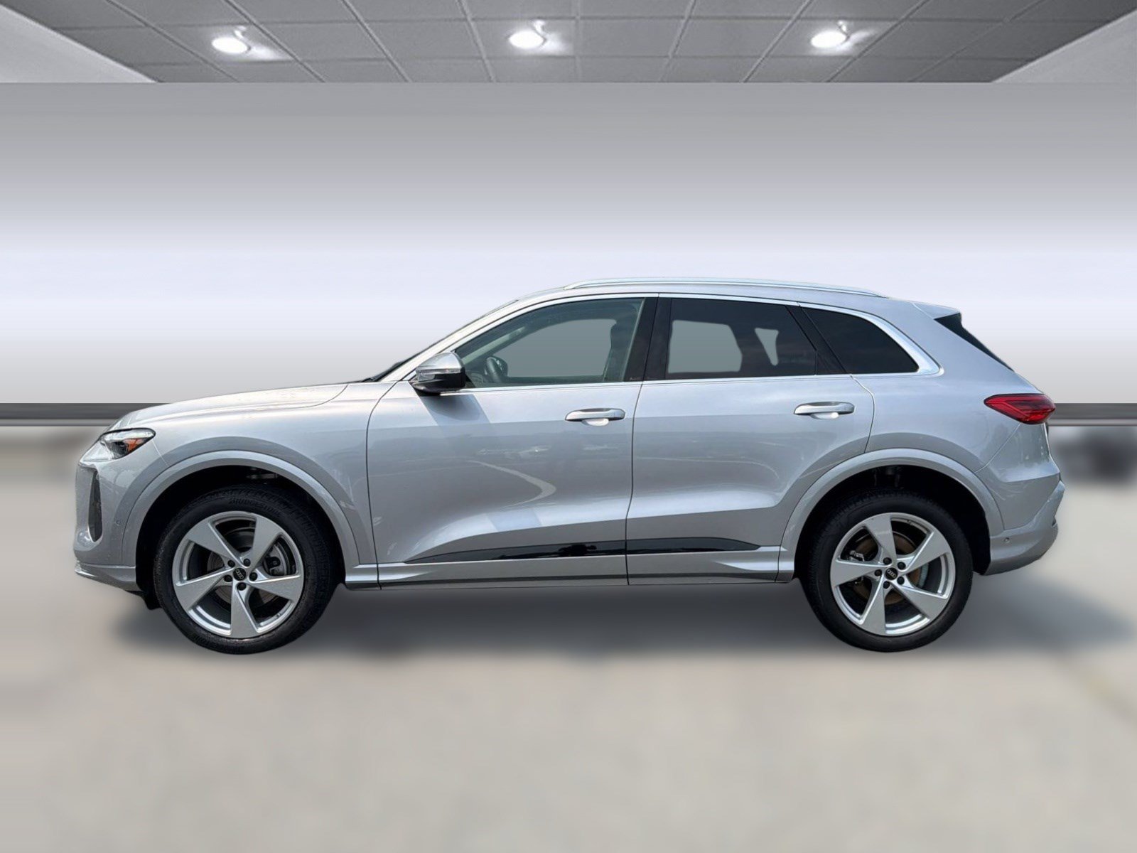 Certified 2025 Audi Q5 Premium Plus AWD/4WD image 2