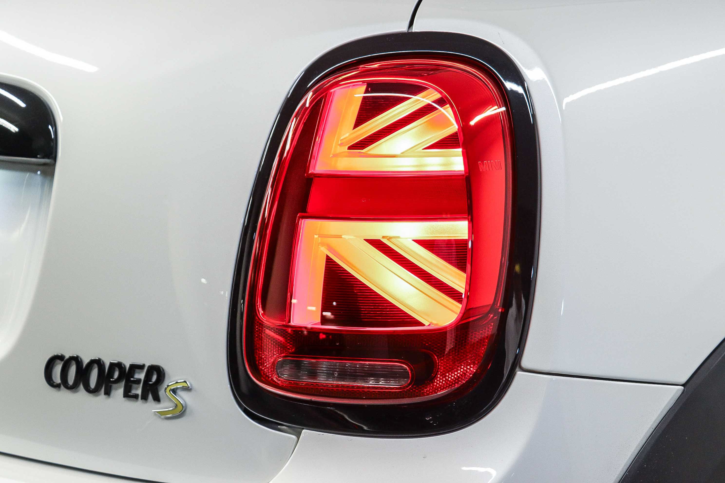 Used 2024 MINI Cooper SE FWD image 7