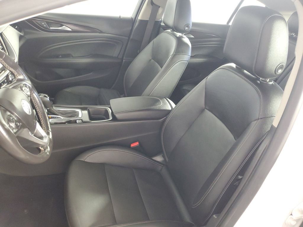 Used 2018 Buick Regal Essence w/ Driver Confidence Package #1 image 12