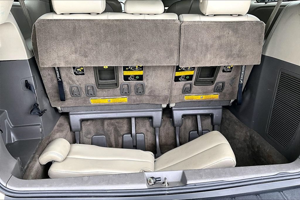 Used 2013 Toyota Sienna XLE FWD image 25