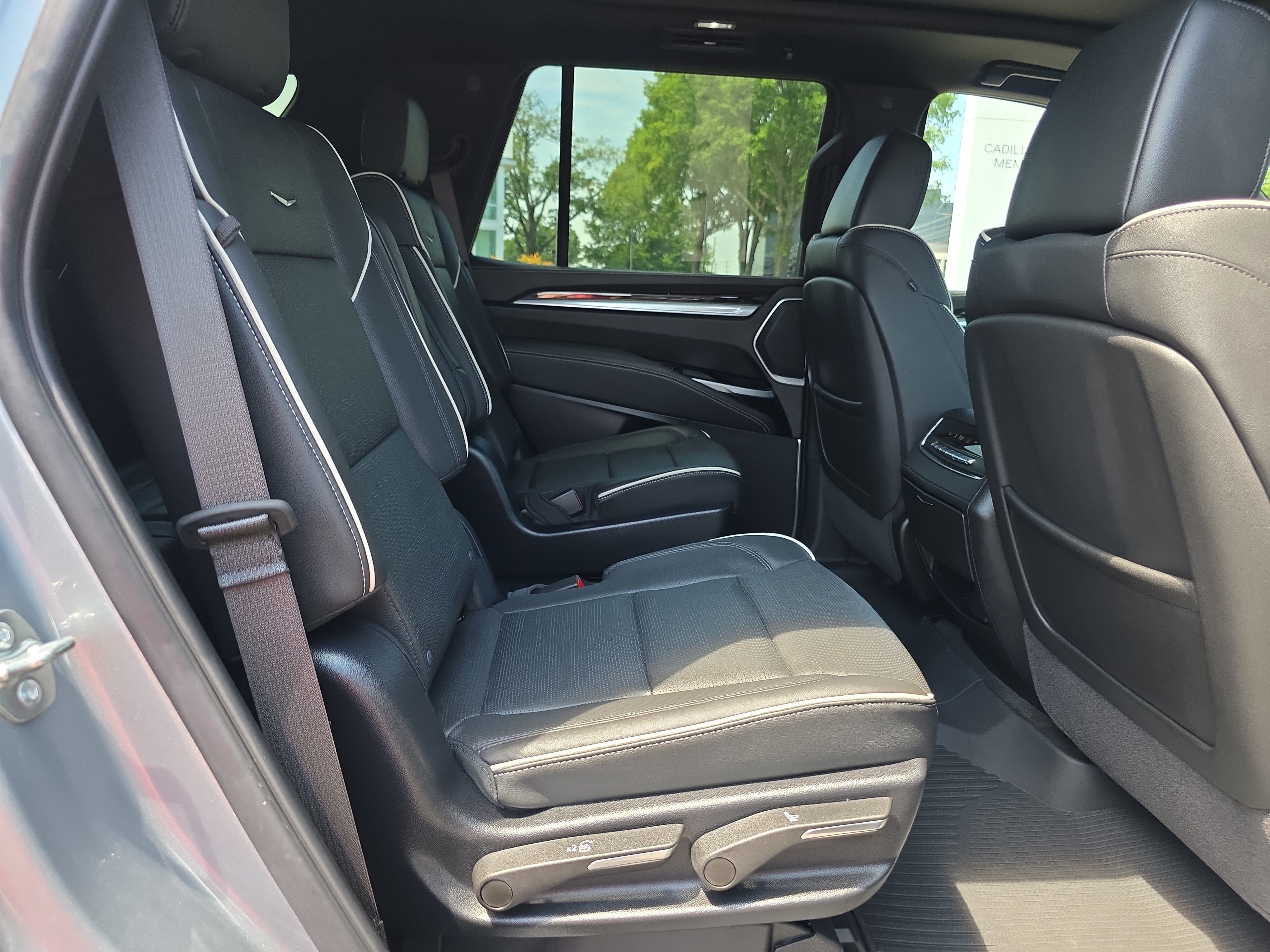 Used 2025 Cadillac Escalade Premium Luxury w/ Touring Package AWD/4WD image 16
