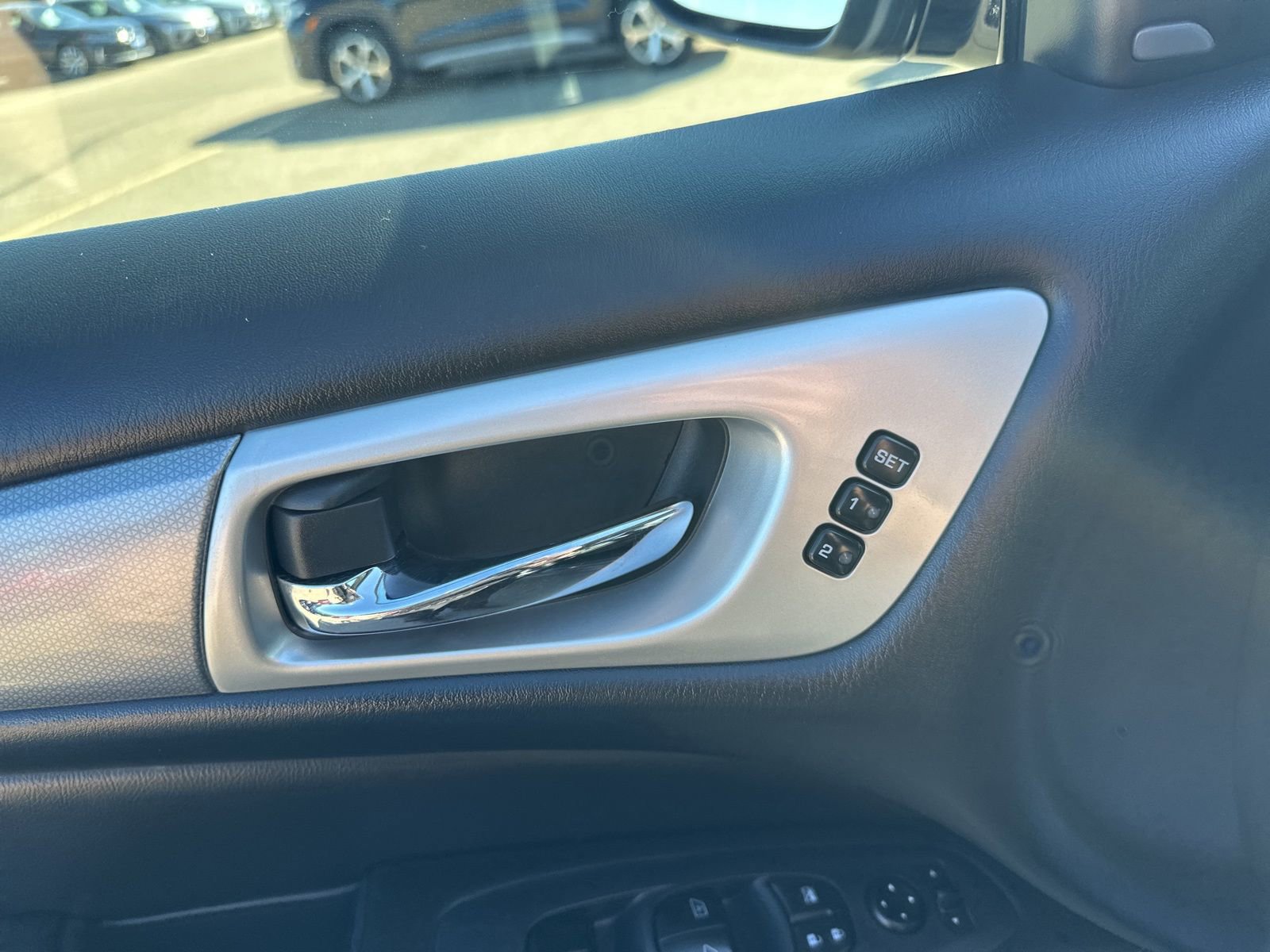 Used 2019 Nissan Pathfinder SL AWD/4WD image 19