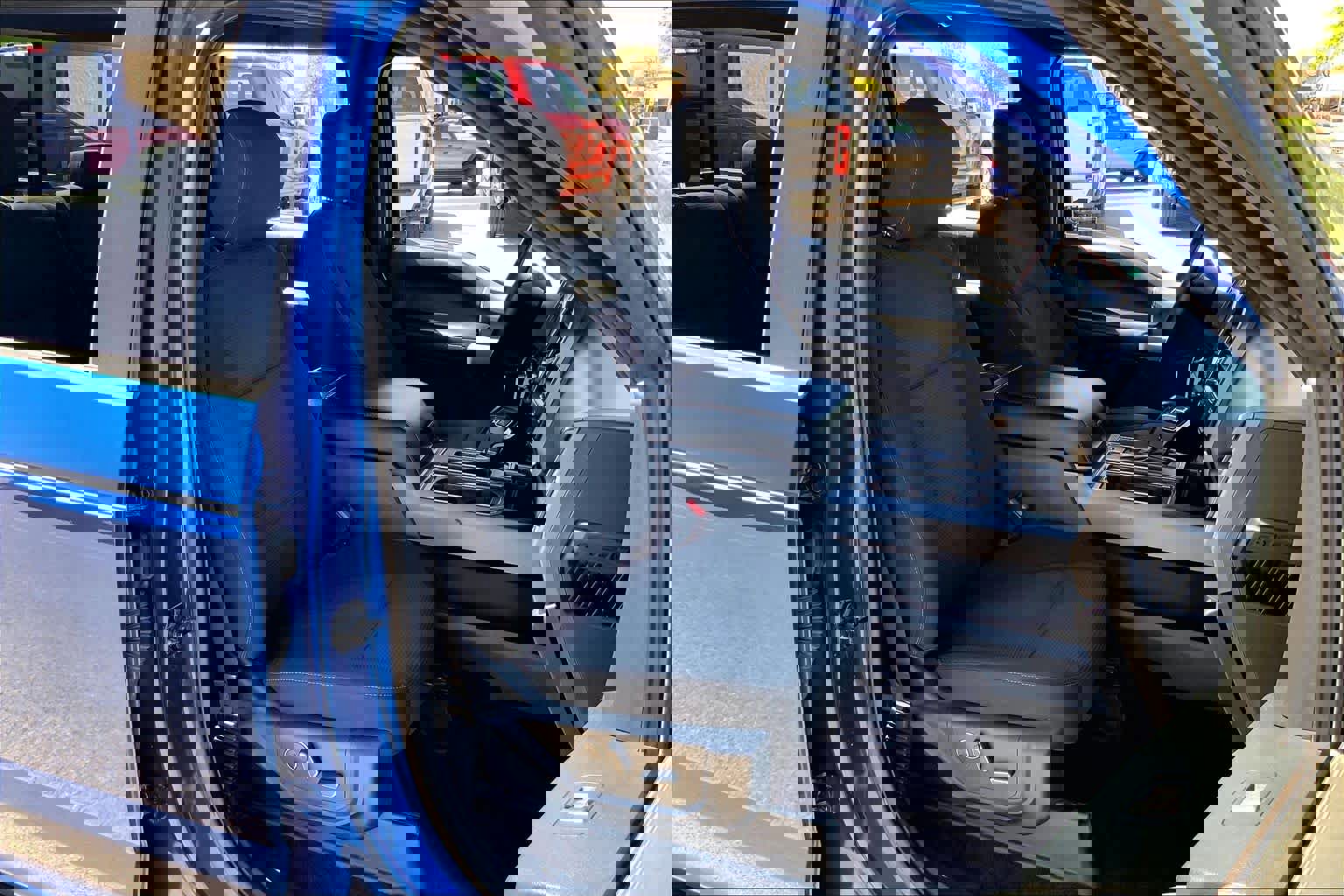 Used 2017 Ford F150 XLT w/ Equipment Group 302A Luxury AWD/4WD image 9