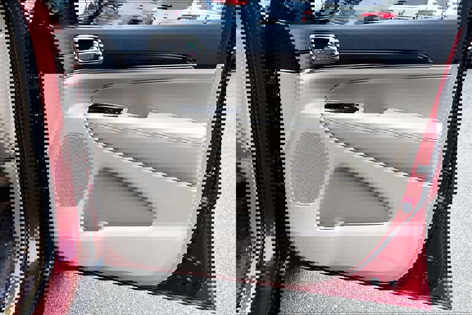 Used 2015 Jeep Grand Cherokee Limited w/ Luxury Group II image 22