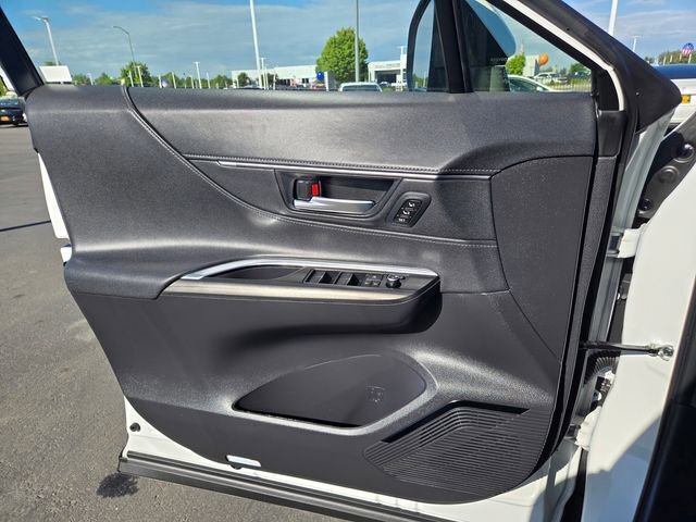 Used 2024 Toyota Venza Limited image 20