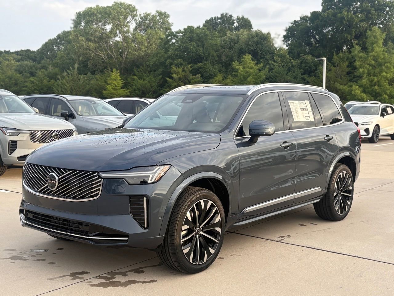 New 2026 Volvo XC90 B6 Plus w/ Protection Package Premier AWD/4WD image 2