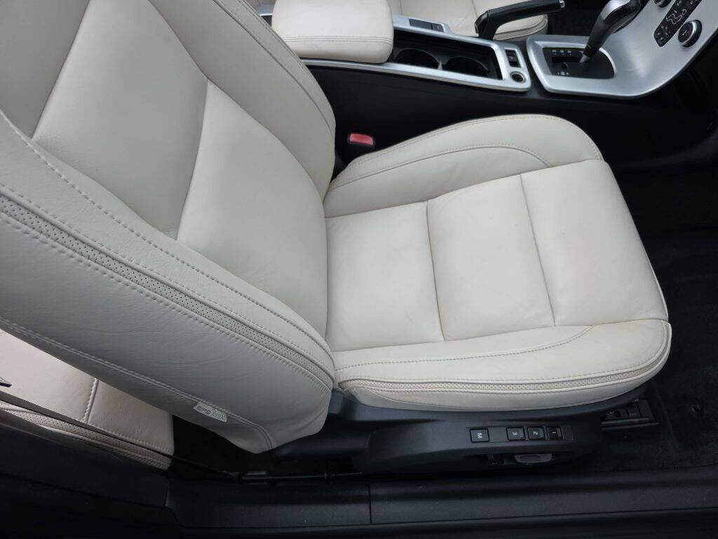 Used 2013 Volvo C70 T5 image 20