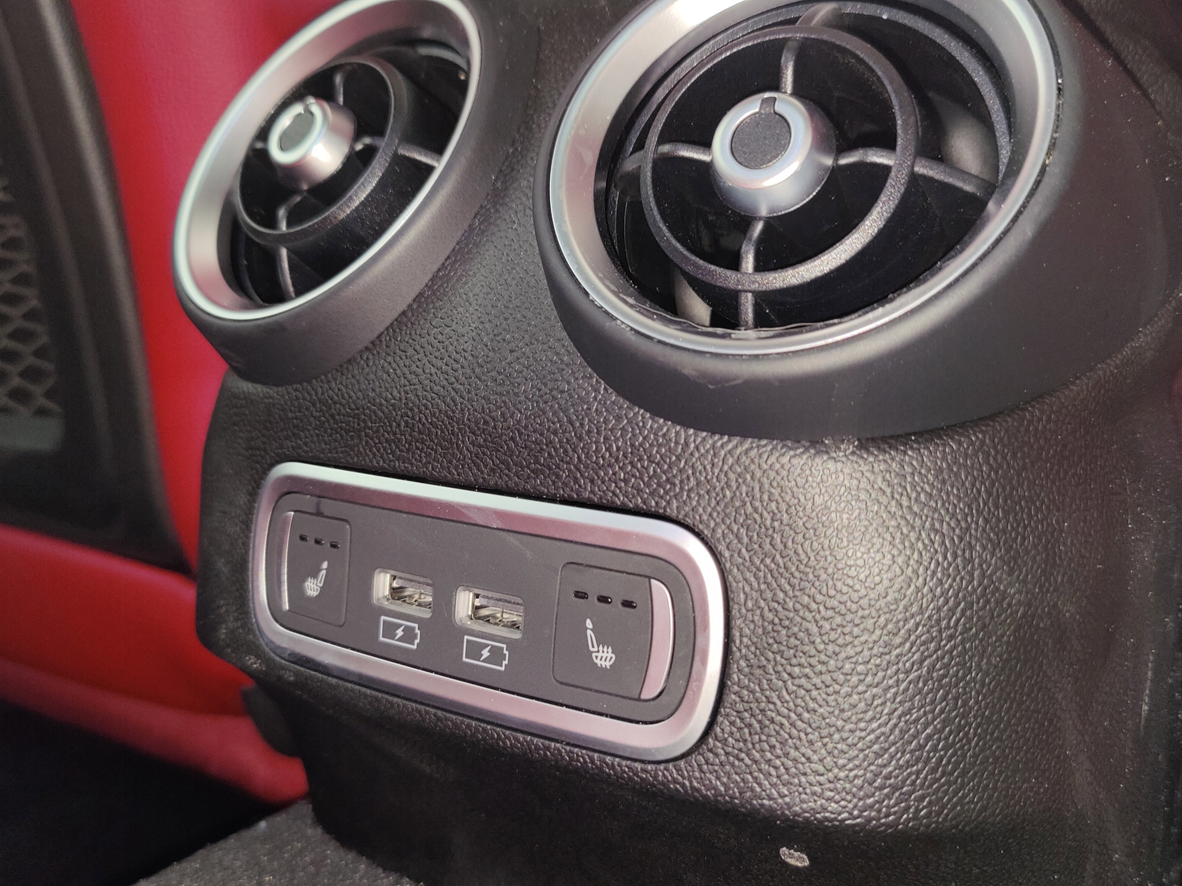 New 2025 Alfa Romeo Giulia AWD w/ Veloce Package AWD image 15