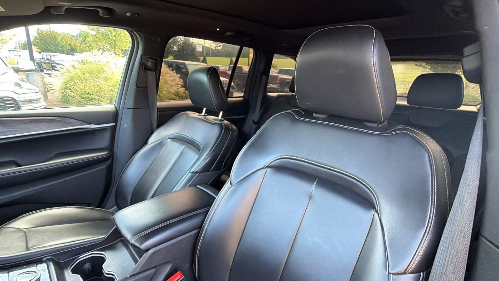 Used 2024 Jeep Grand Cherokee Limited 4xe AWD/4WD image 17