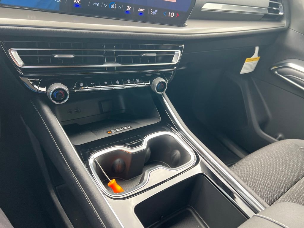 New 2026 Chevrolet Traverse LT w/ Sun and Wheel Package FWD image 37