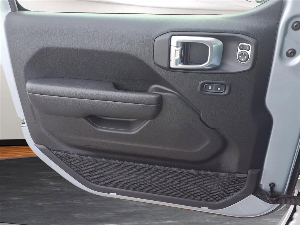 Used 2024 Jeep Wrangler Sport S image 16