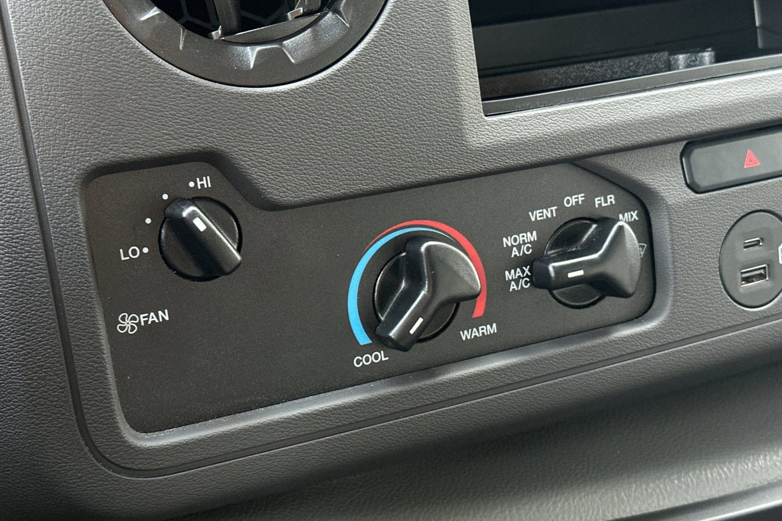 New 2026 Ford E-350 and Econoline 350 Super Duty w/ Power Equipment Group image 19