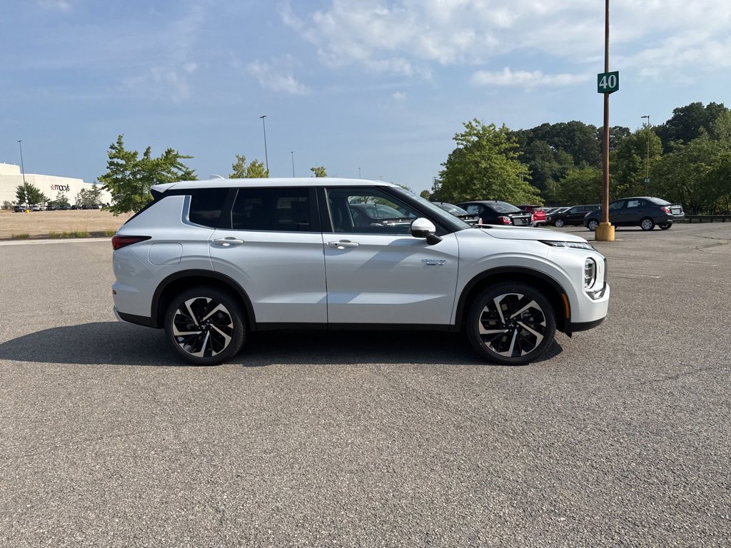 New 2025 Mitsubishi Outlander SE image 5