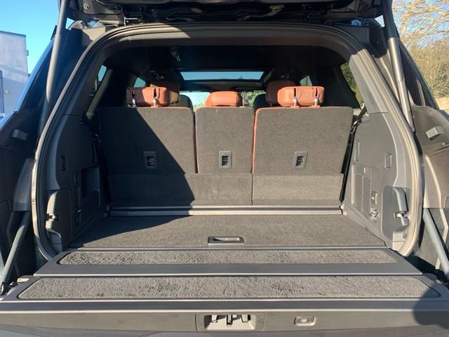 New 2026 Lincoln Navigator Reserve image 5