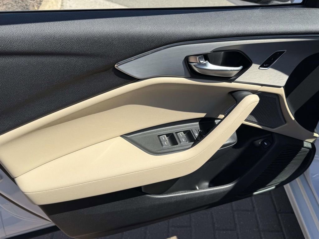 Certified 2025 Acura TLX w/ Technology Package image 9