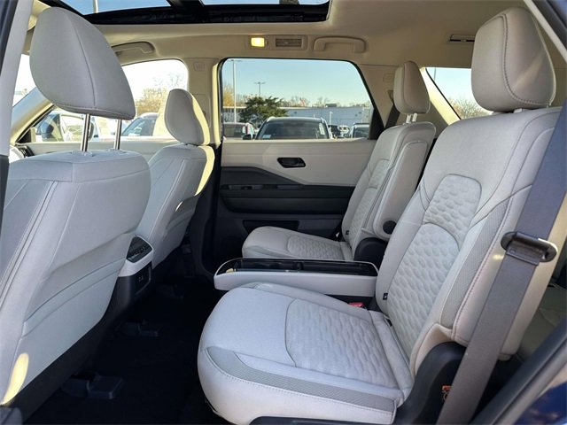 New 2025 Nissan Pathfinder SV w/ SV Premium Package image 13