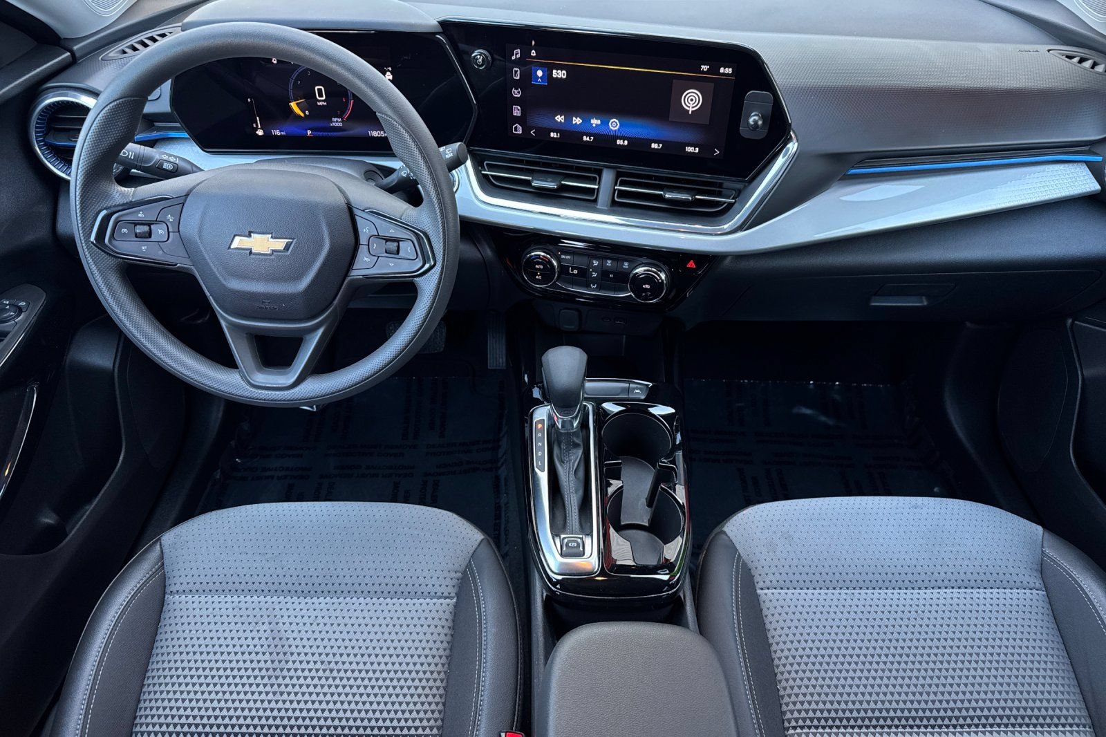Used 2025 Chevrolet Trax LT FWD image 15