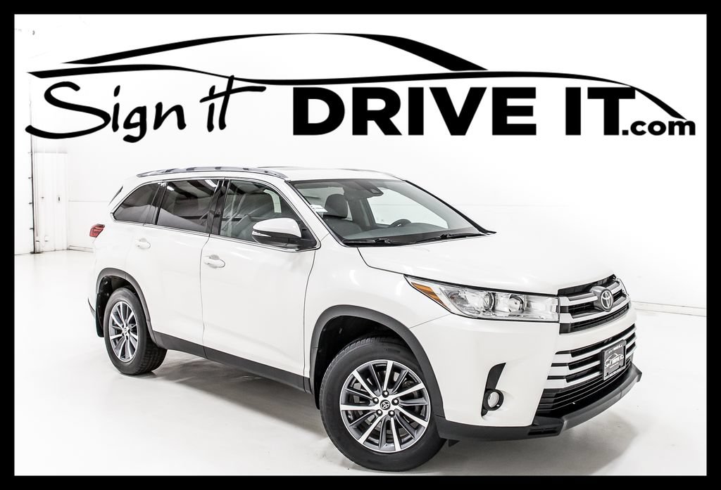 Used 2019 Toyota Highlander XLE AWD/4WD image 1