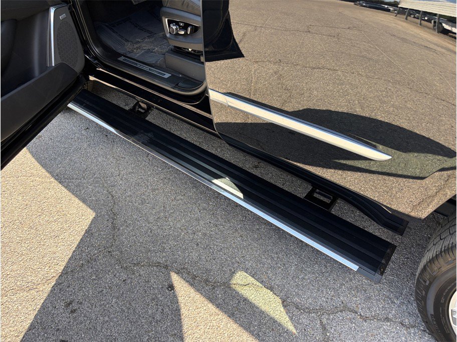 Used 2020 Cadillac Escalade Platinum AWD/4WD image 18