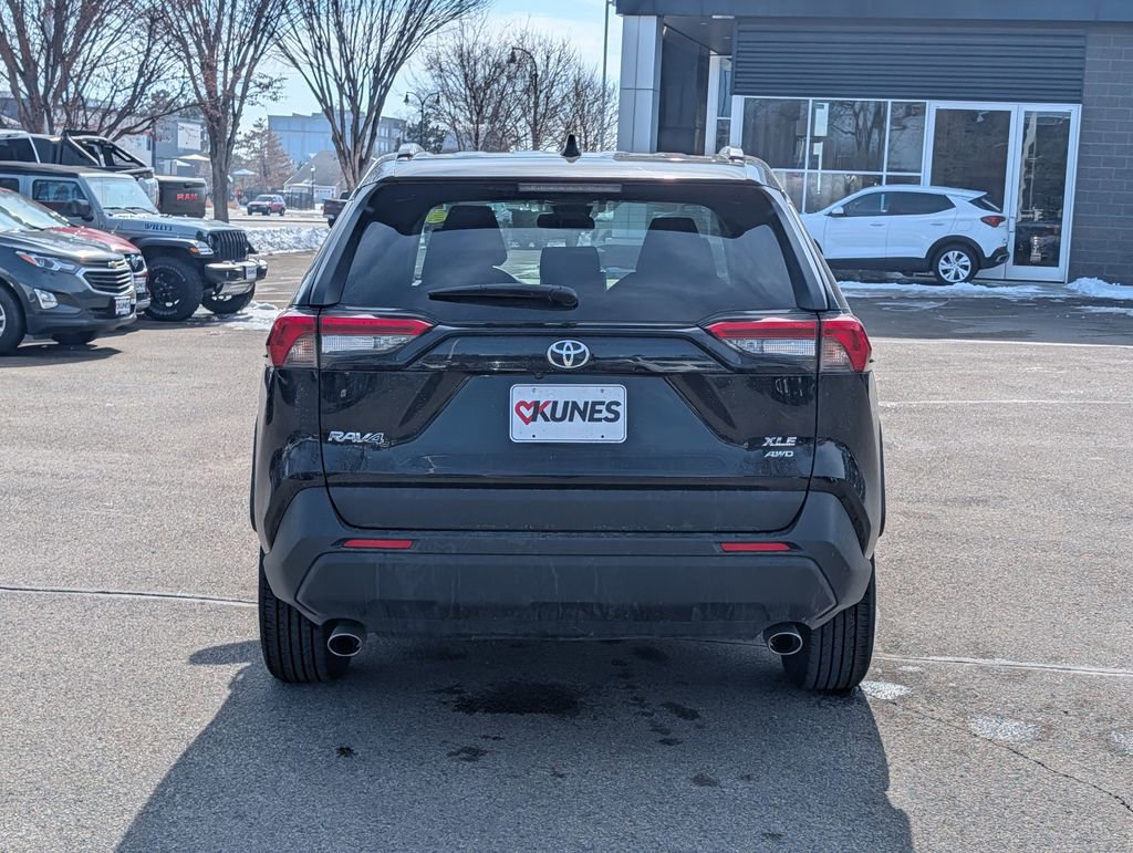 Used 2025 Toyota RAV4 XLE w/ Convenience Package image 6