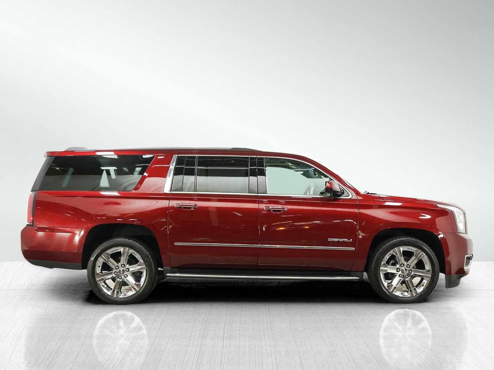 Used 2018 GMC Yukon XL Denali w/ Open Road Package AWD/4WD image 6