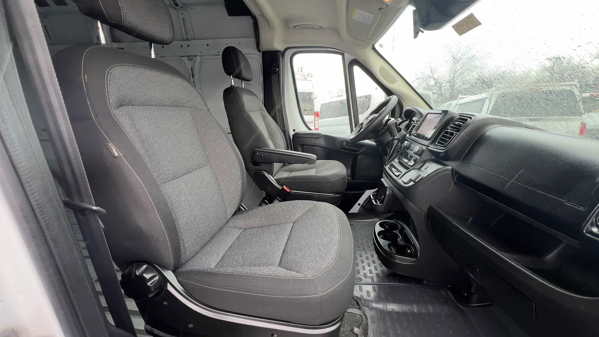 Used 2023 RAM ProMaster 2500 FWD image 17
