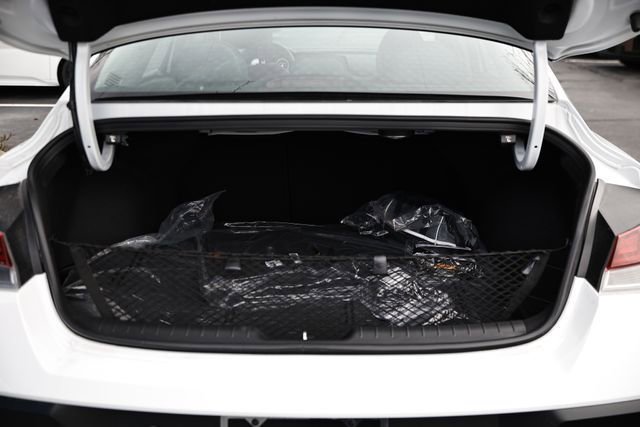 New 2026 Hyundai Elantra Limited FWD image 5