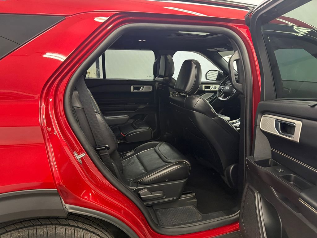 Used 2020 Ford Explorer ST w/ ST Street Pack image 17