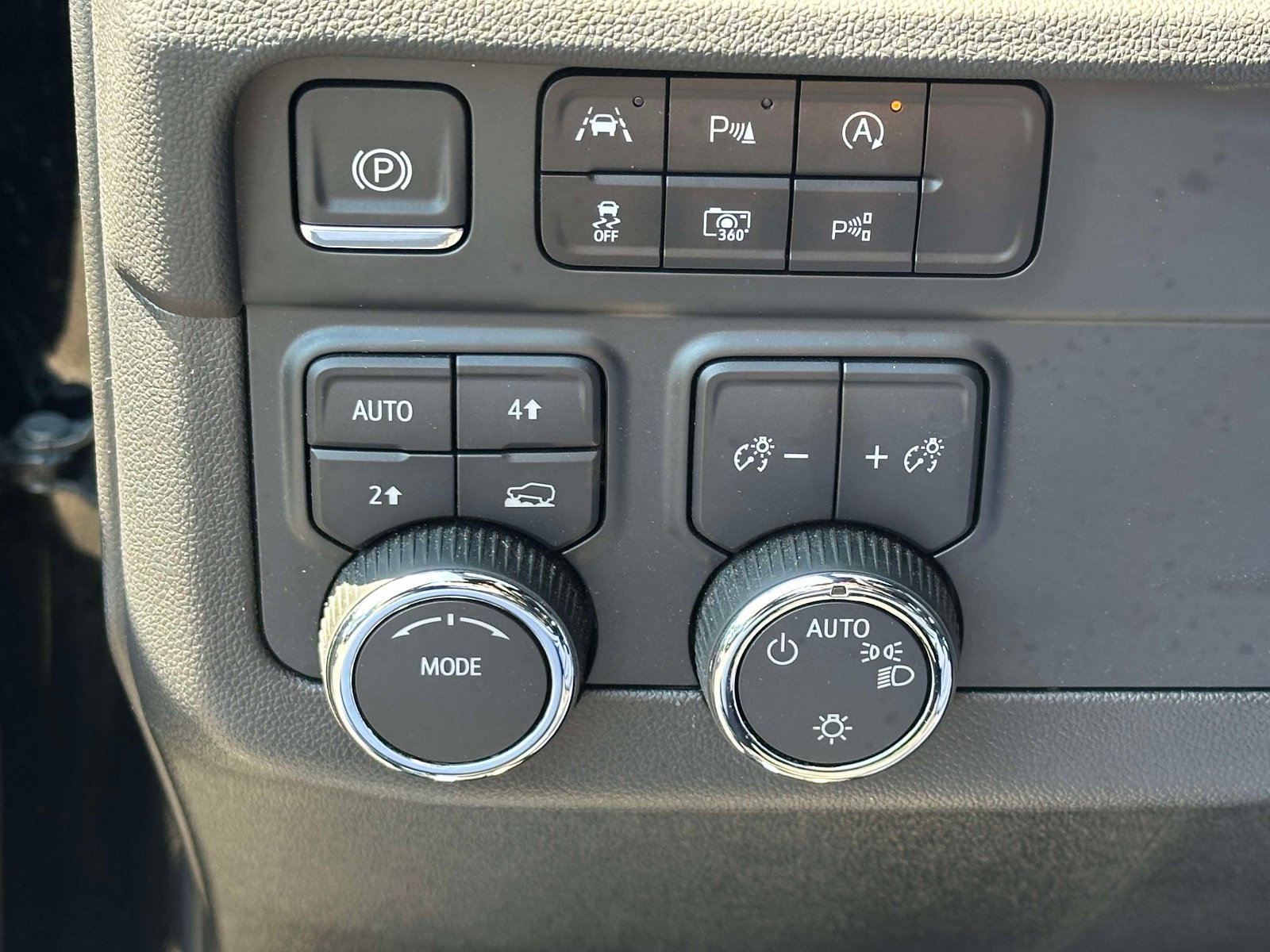 Used 2025 Chevrolet Tahoe LT AWD/4WD image 22