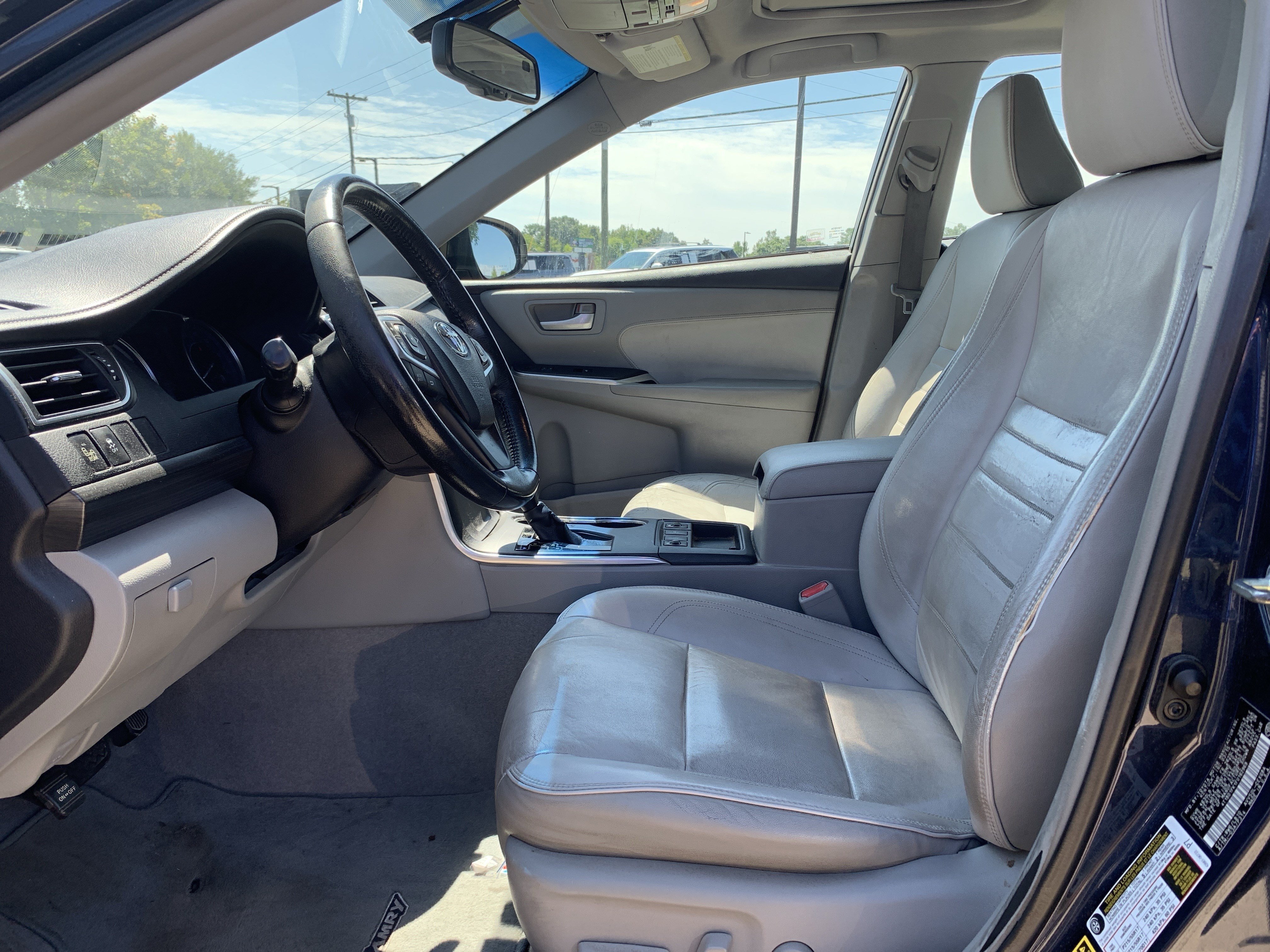 Used 2015 Toyota Camry XLE w/ Moonroof Package FWD image 16