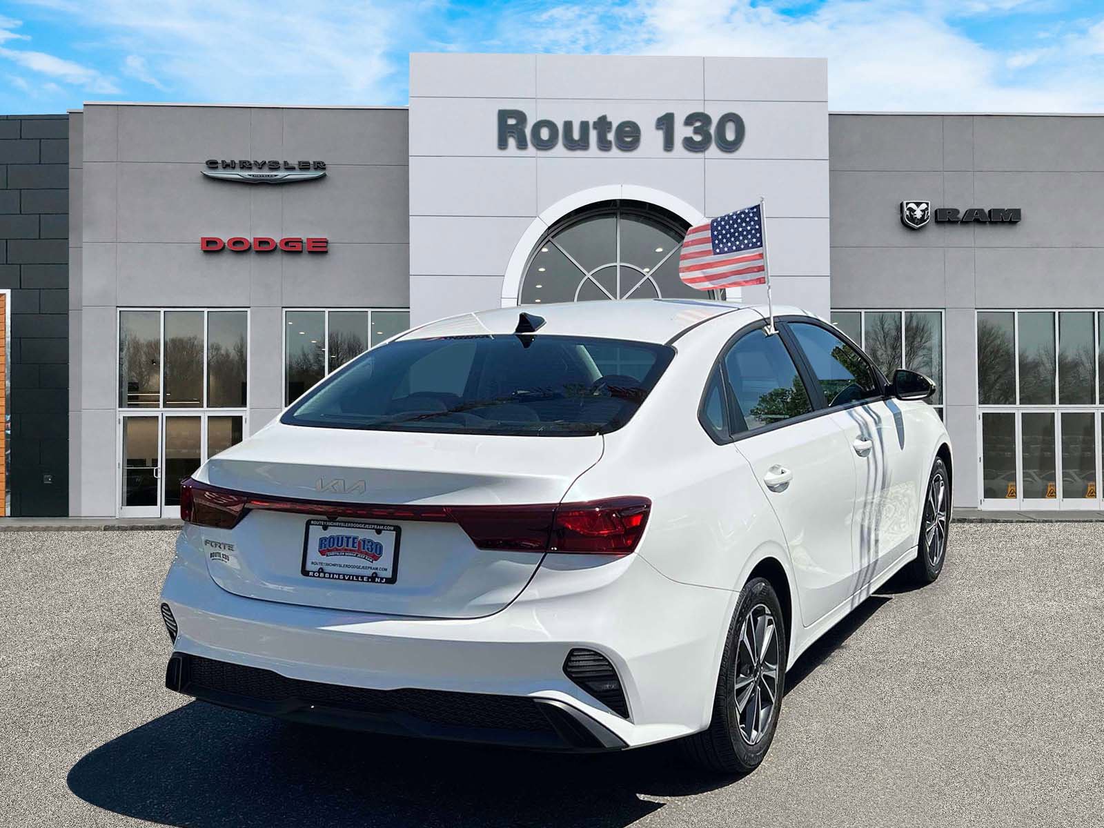 Used 2023 Kia Forte LXS w/ LXS Technology Package FWD image 4