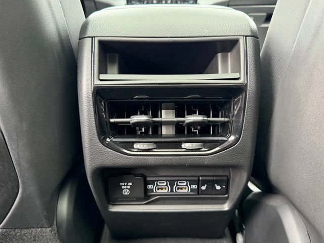Used 2022 Jeep Grand Cherokee Limited 4xe w/ Luxury Tech Group II AWD/4WD image 32