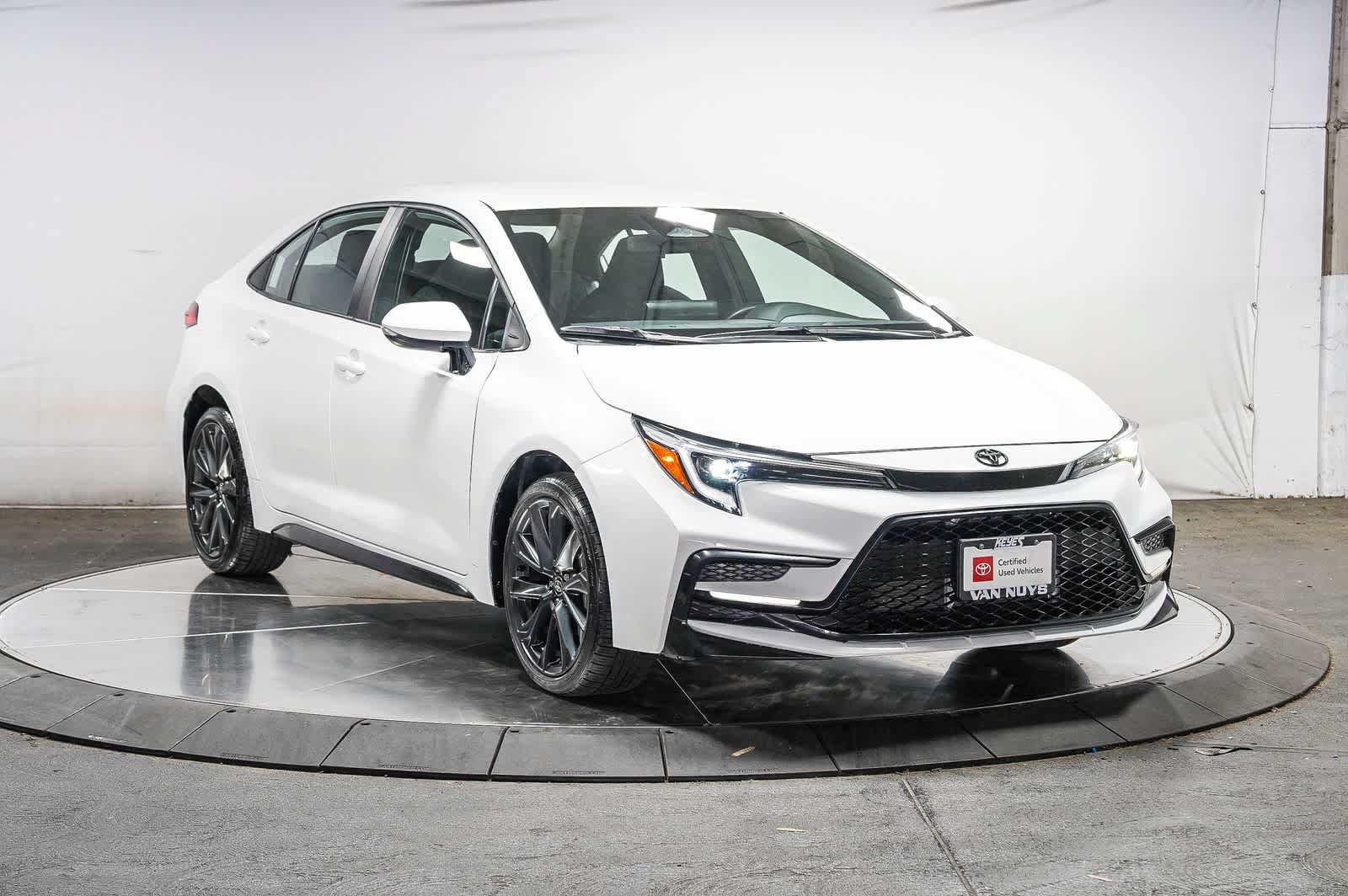 Used 2024 Toyota Corolla SE FWD image 5